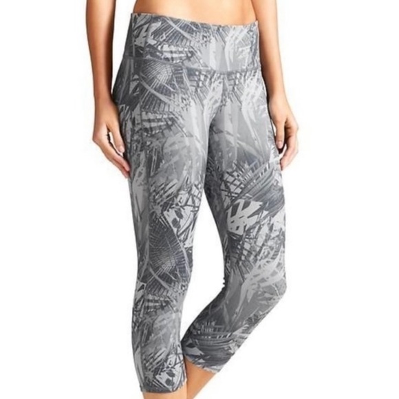 XS Athleta palm Chaturanga cropped leggings EUC - Picture 1 of 9